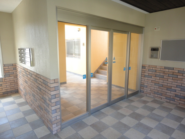 ルネス荒木五番館【キャッシュバック対象物件】のロビー