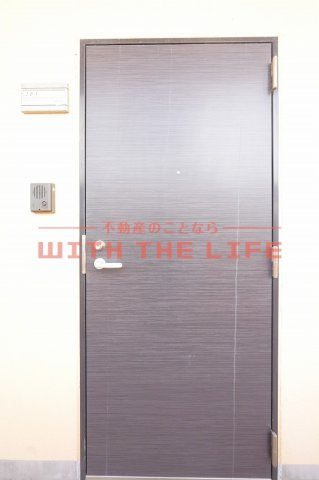 ルネス荒木五番館【キャッシュバック対象物件】の玄関|きれいな玄関です
