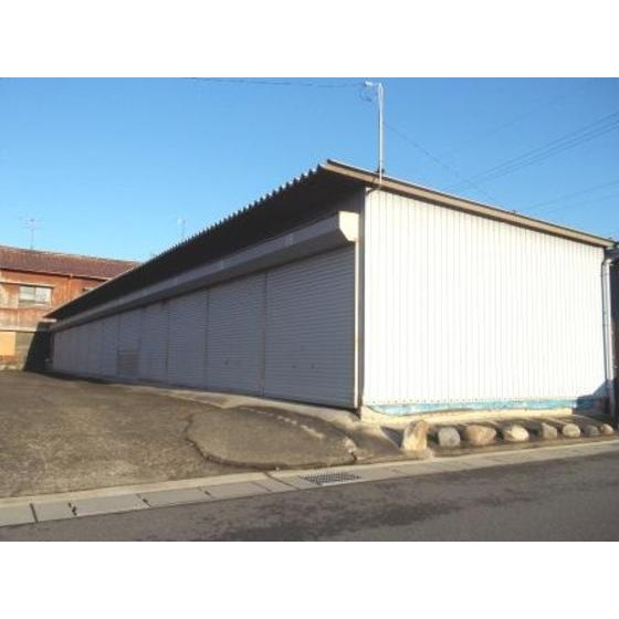 岐阜市池ノ上町１丁目の駐車場の外観