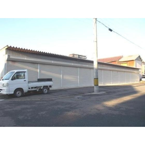 岐阜市池ノ上町１丁目の駐車場の外観