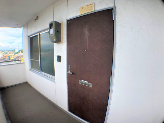 クインハイツのエントランス