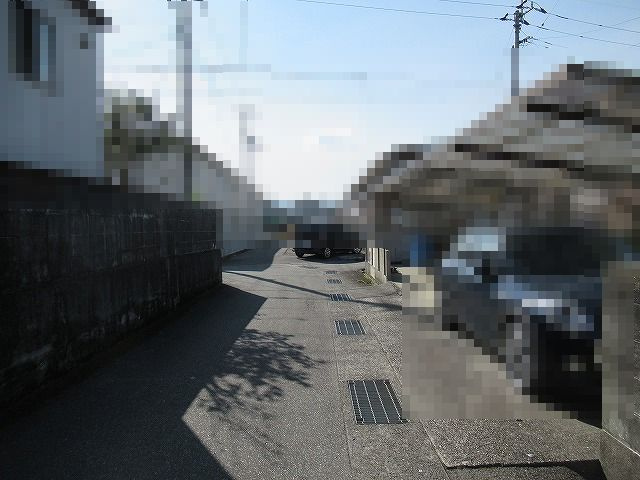 土佐市高岡甲　の前面道路含む現地写真