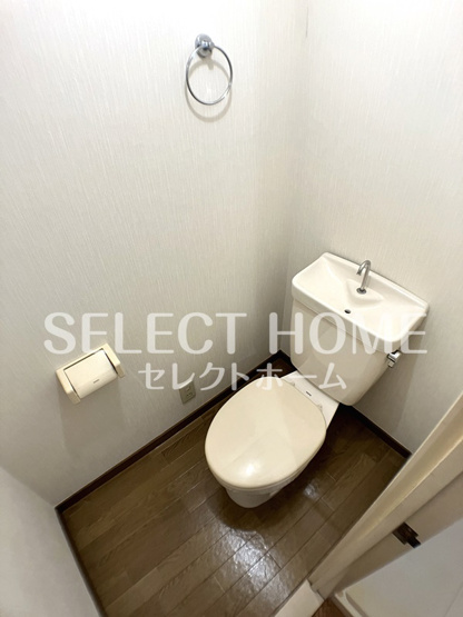 【トイレ】 | ＳｕｒｐｌｕｓＯｎｅ城南 | 落ち着いた色調のトイレです