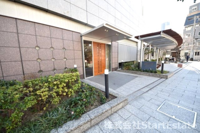 【エントランス】 | ジーニス大阪WEST