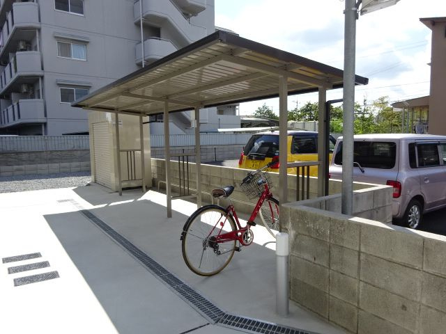 ベイブランシェ白楽町のその他共用部分|自転車置き場