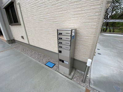 【その他共用部分】 | ジェミニB | 宅配BOXがあるので荷物の受け取りもスムーズに♪再配達を依頼する手間が省けます☆
