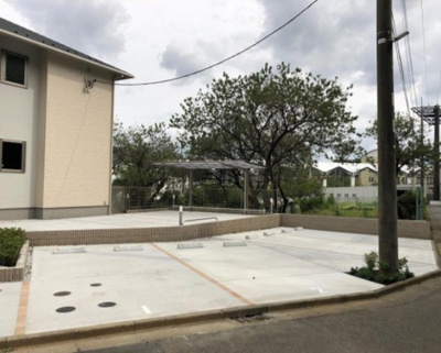 【駐車場】 | ジェミニB | いつでも目の届く敷地内に駐車場があります♪荷物がかさばりがちなお買物にも、敷地内駐車場があると便利ですよね☆