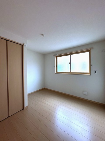 【洋室】 | ジェミニB | 洋室5.3帖☆玄関側にあるお部屋です！子供部屋や書斎・寝室など多用途に使えそうなお部屋です♪