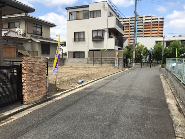 グラッド・タウン　ニュー氷野２丁目の前面道路含む現地写真|■駐車も２台楽々です♪♪