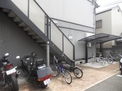エーシェント室町のエントランス