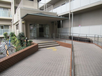 【エントランス】 | 万葉ハイツ小阪菱屋西（河内小阪賃貸） | エントランスです