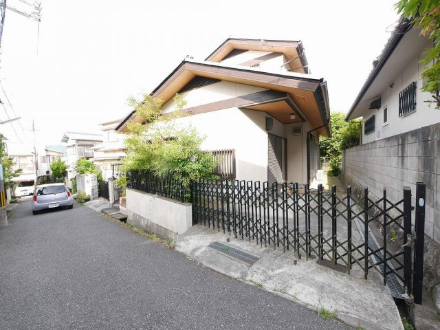 緑町５丁目戸建の駐車場|駐車スペース有