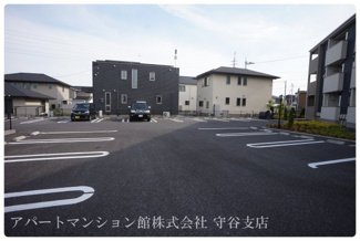 【駐車場】