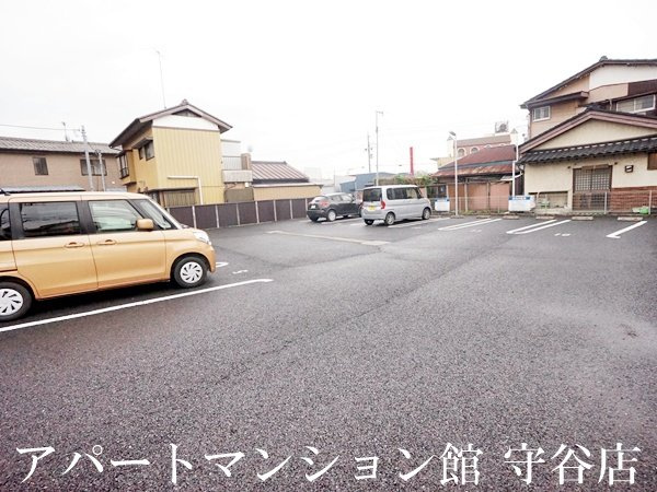 ルミエールＫⅡの駐車場
