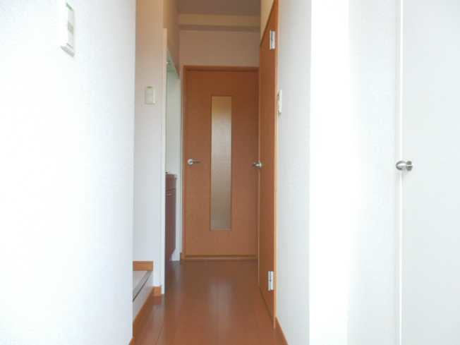 【玄関】 | レオパレスＯａｋｃｏｕｒｔ長橋