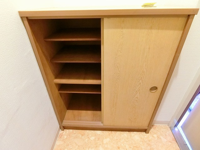 ビコーハイツの玄関