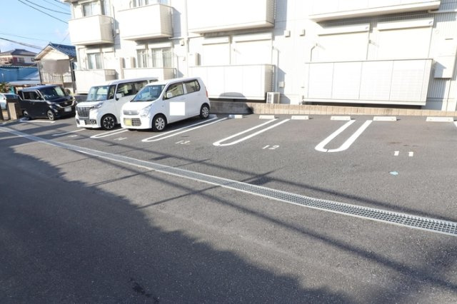 ステアヒルズⅡの駐車場