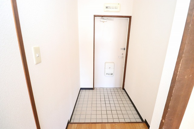イーストハイツの玄関|ゆったりとした玄関です