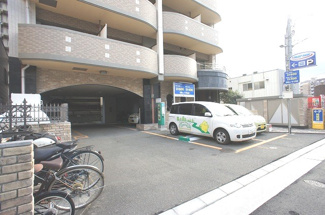 【駐車場】