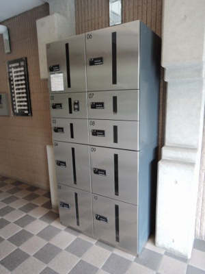 【その他共用部分】 | ライオンズマンション阪東橋駅前 | 不在時にもお荷物が受け取れる宅配ボックスです。