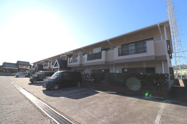 イーストハイツの駐車場|カースペースがあります