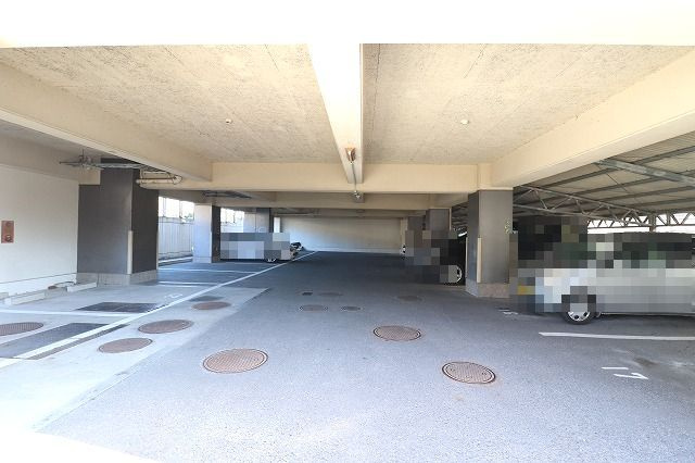 レジデンス・ニチューの駐車場|駐車場に車を止められます