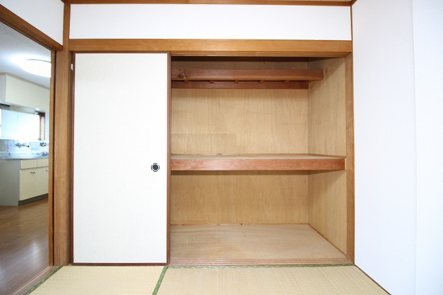 ハイツヤマダの収納|こまごまとしたものを収納できそうですね