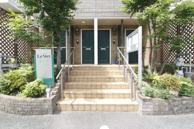 【エントランス】 | ル　ヴェール | 落ち着いたエントランスです