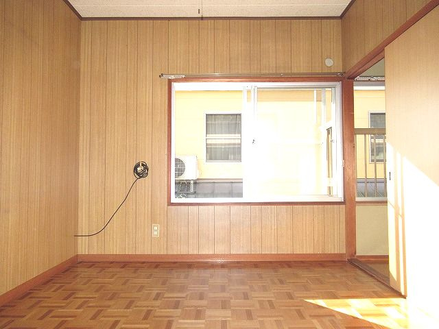 加賀野井棟割貸家の洋室|コンパクトで使いやすい洋室です