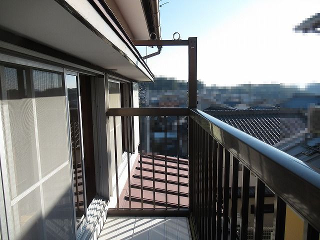加賀野井棟割貸家のバルコニー|開放的で明るい空間を演出してくれるバルコニーです