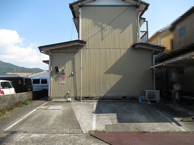 加賀野井棟割貸家の駐車場|駐車場があります