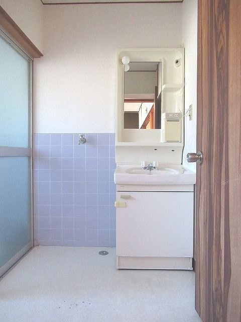 加賀野井棟割貸家の独立洗面台|独立洗面台です