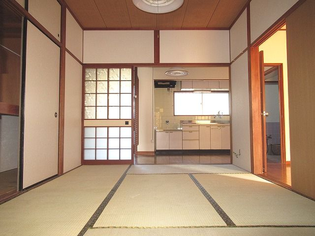 加賀野井棟割貸家の和室|落ち着いた雰囲気の和室付きです