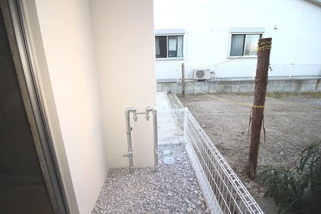 土佐ビルの庭|簡単な家庭菜園も楽しめるお庭です