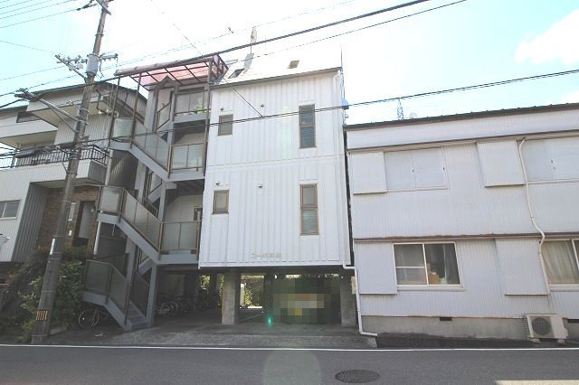 コーポ新橋の外観|落ち着いた雰囲気の外観です