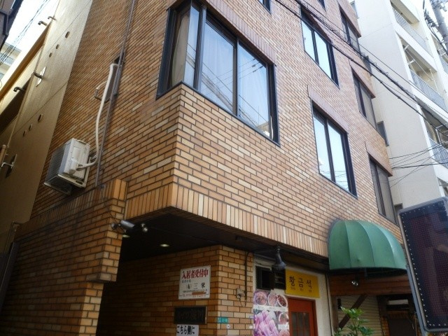 ハイツ桜川のエントランス