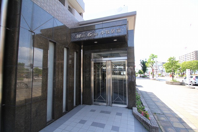 モアグレース小牧駅前のエントランス|小牧駅　徒歩1分！　生活便利です