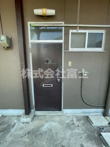 前川アパートの玄関