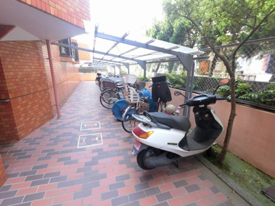 【その他共用部分】 | ライオンズマンション綱島第2 | バイク置場