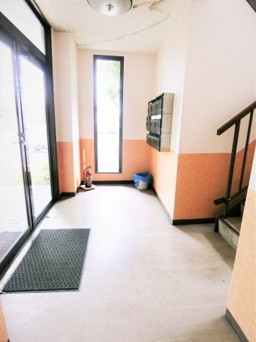 東部台マンションのエントランス