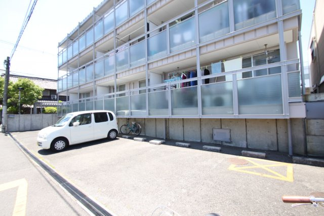 ベル・エスポワールの駐車場