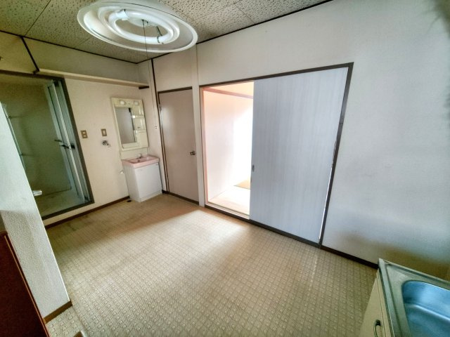 石川ハイツの居間・リビング