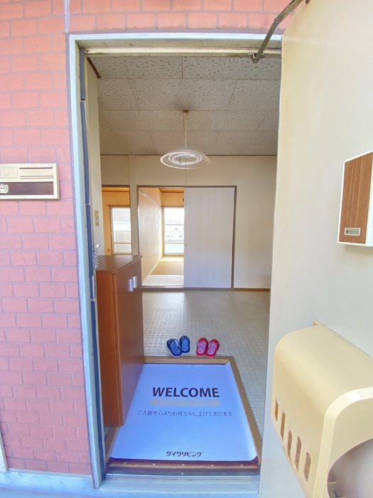 石川ハイツの玄関