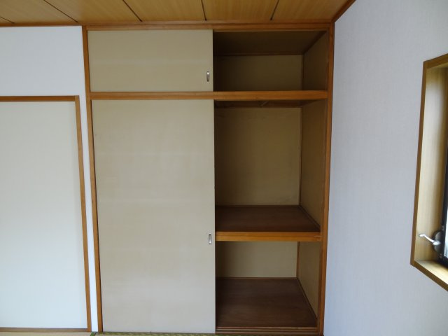 石川ハイツの収納