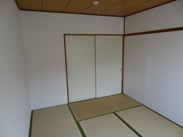 石川ハイツの和室