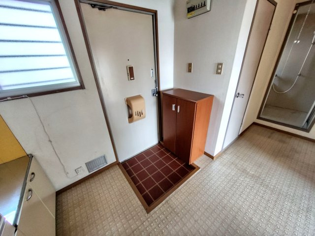 石川ハイツの玄関