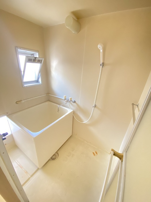 石川ハイツの浴室