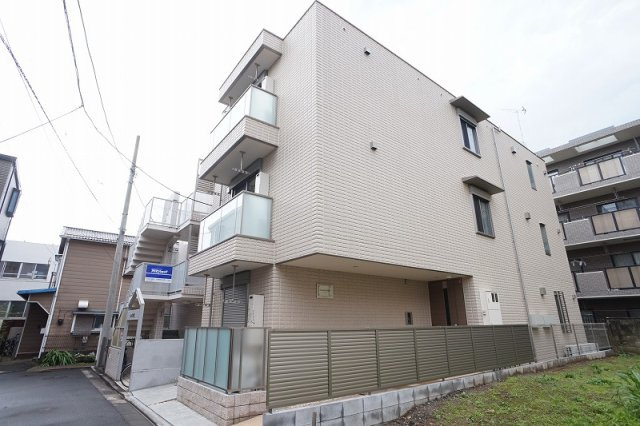 【外観】 | グランソレイユ | 周囲の環境に調和しつつも存在感を放つ建物です