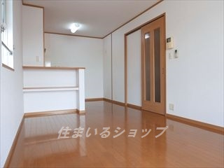 広島市安佐北区大林２丁目のアパートの居間・リビング