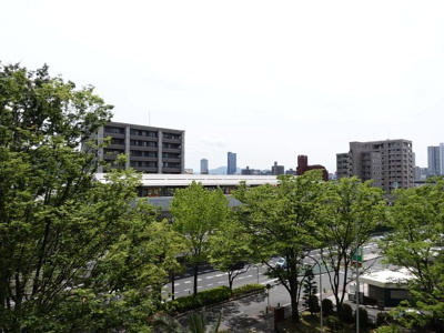 【展望】 | 長寿園マンション | アストラムラインの駅が目の前で、その先にはJR新白島の駅。広島城も徒歩圏内と、中心地ならではの生活が待ってます。